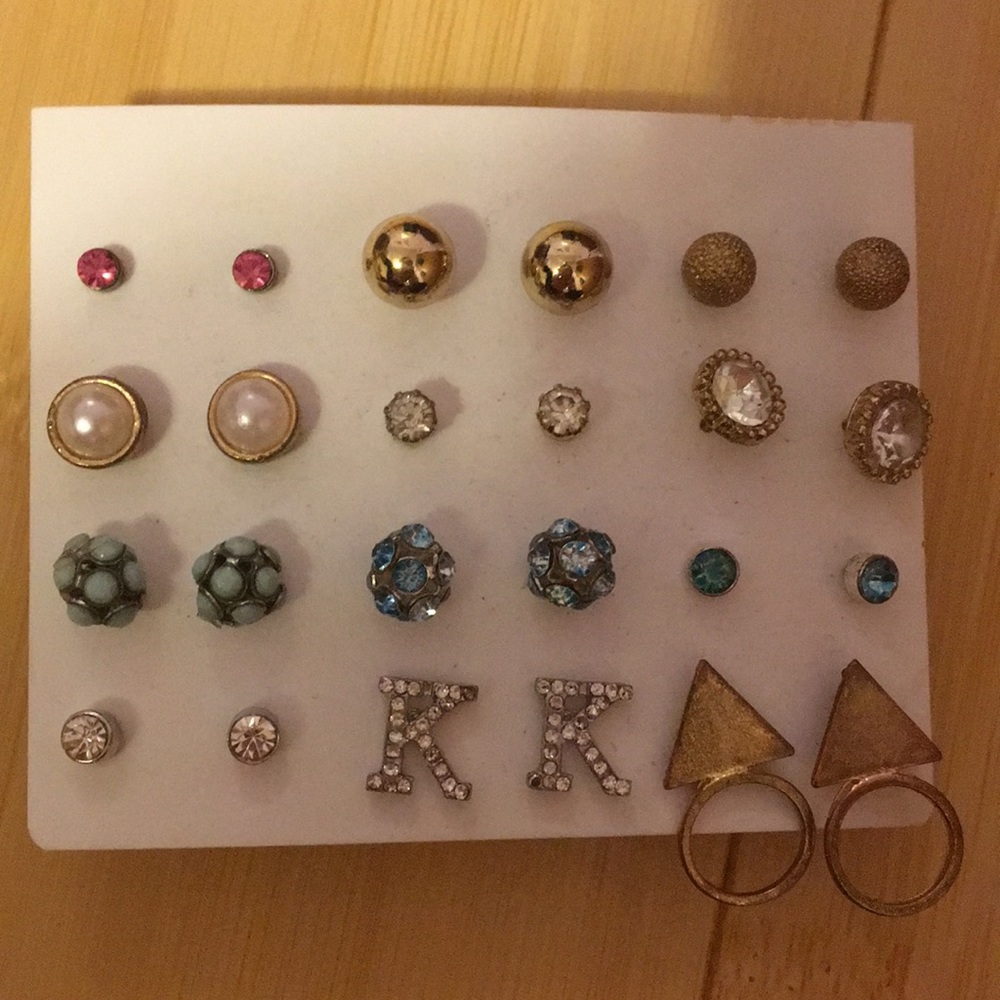12 pack of earrings